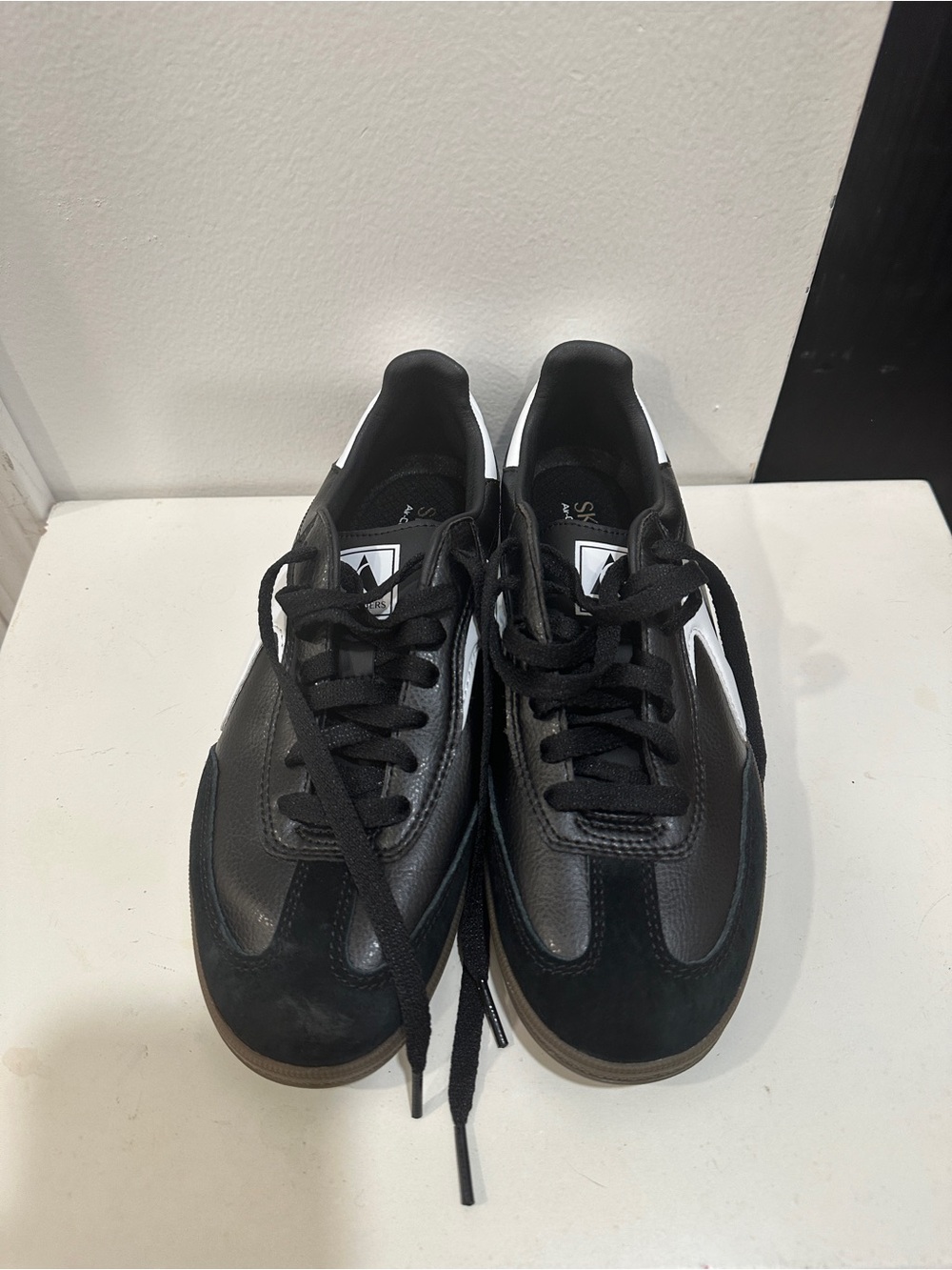 Skechers Women's Hotshot - Kickoff Black/White Size 7 Nwot
